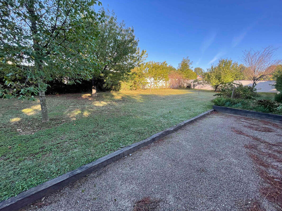 Très beau terrain plat de 650m2 utiles environ - photo 2