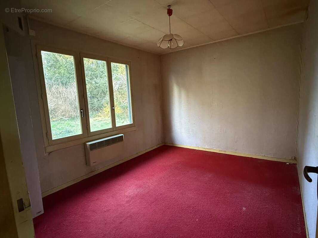 Maison à THORIGNY-SUR-OREUSE