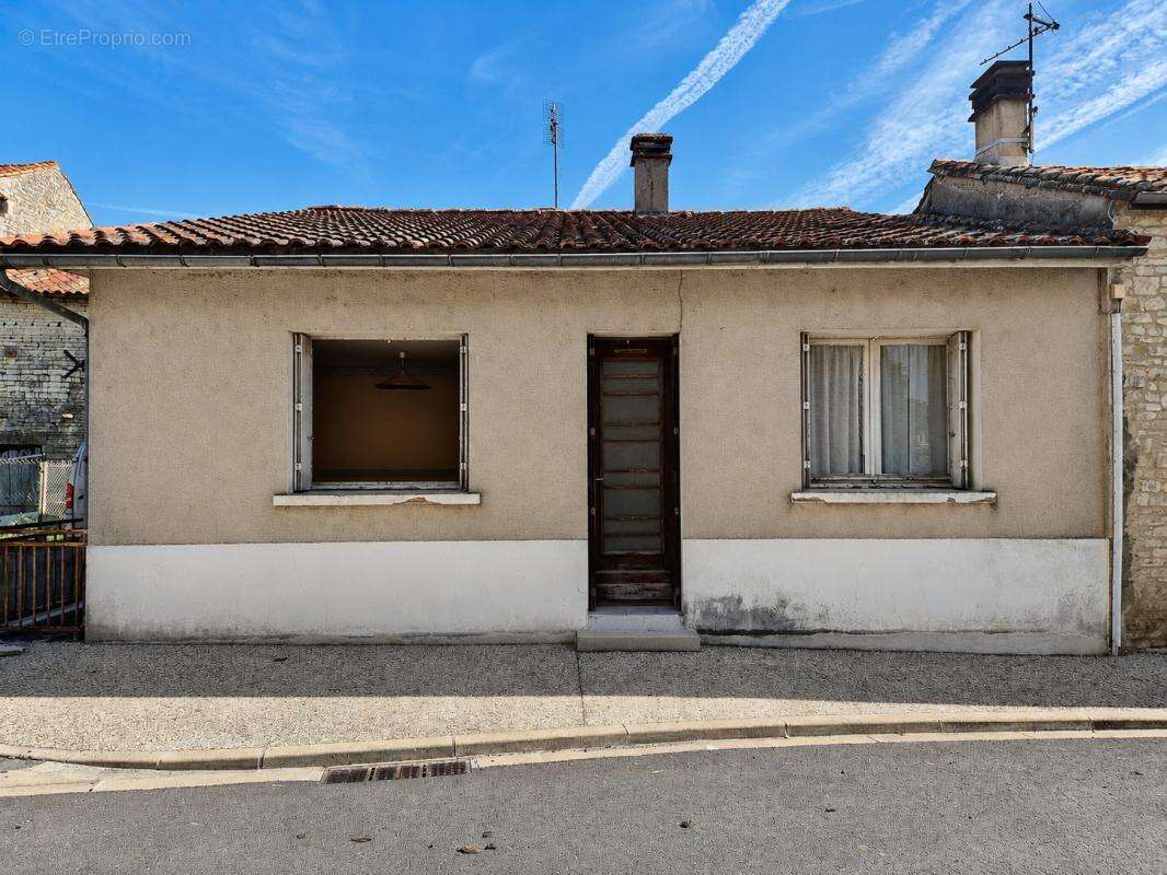Maison de village à rénover - photo 2