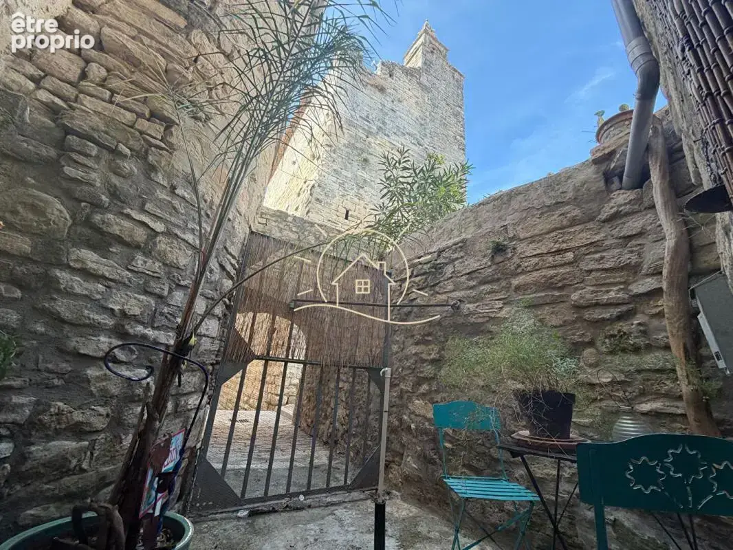 Maison de caractère en pierre au coeur du centre historique de Barjac - photo 2