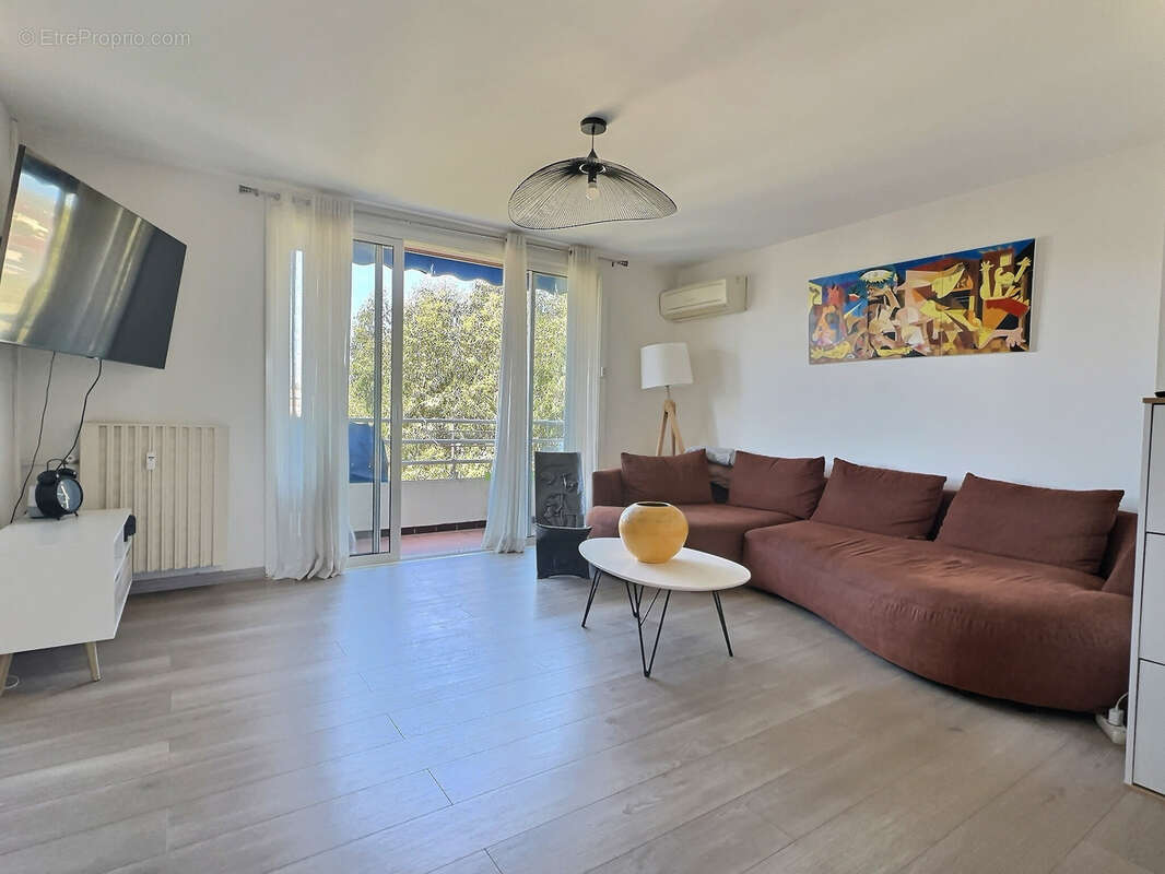 Appartement T5 92m2- Dernier étage - Ascenseur - Balcon - photo 2