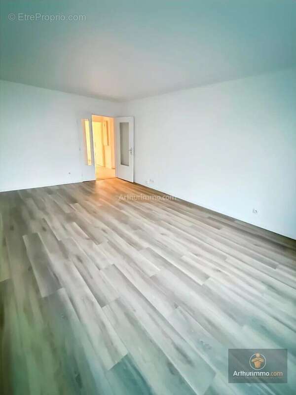 Appartement à CORBEIL-ESSONNES