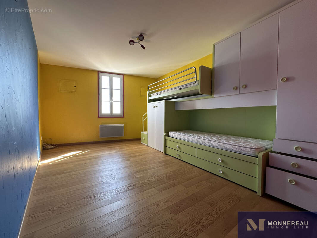 Appartement à BARBEZIEUX-SAINT-HILAIRE