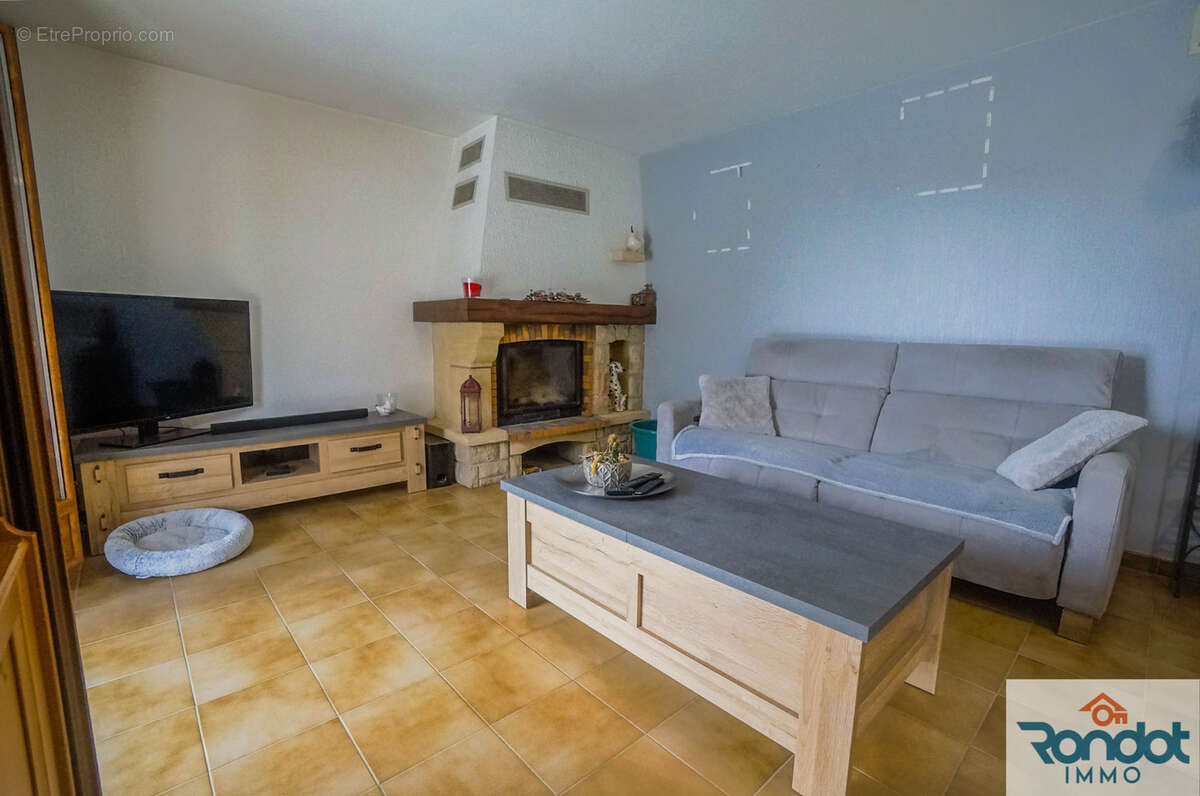 Maison à CRECEY-SUR-TILLE