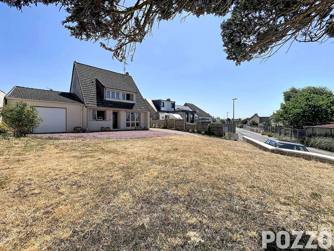 Maison Saint Pair Sur Mer 5 pièce(s) 107 m2 - À seulement 500 mètres des commerces et de la plage ! - photo 12