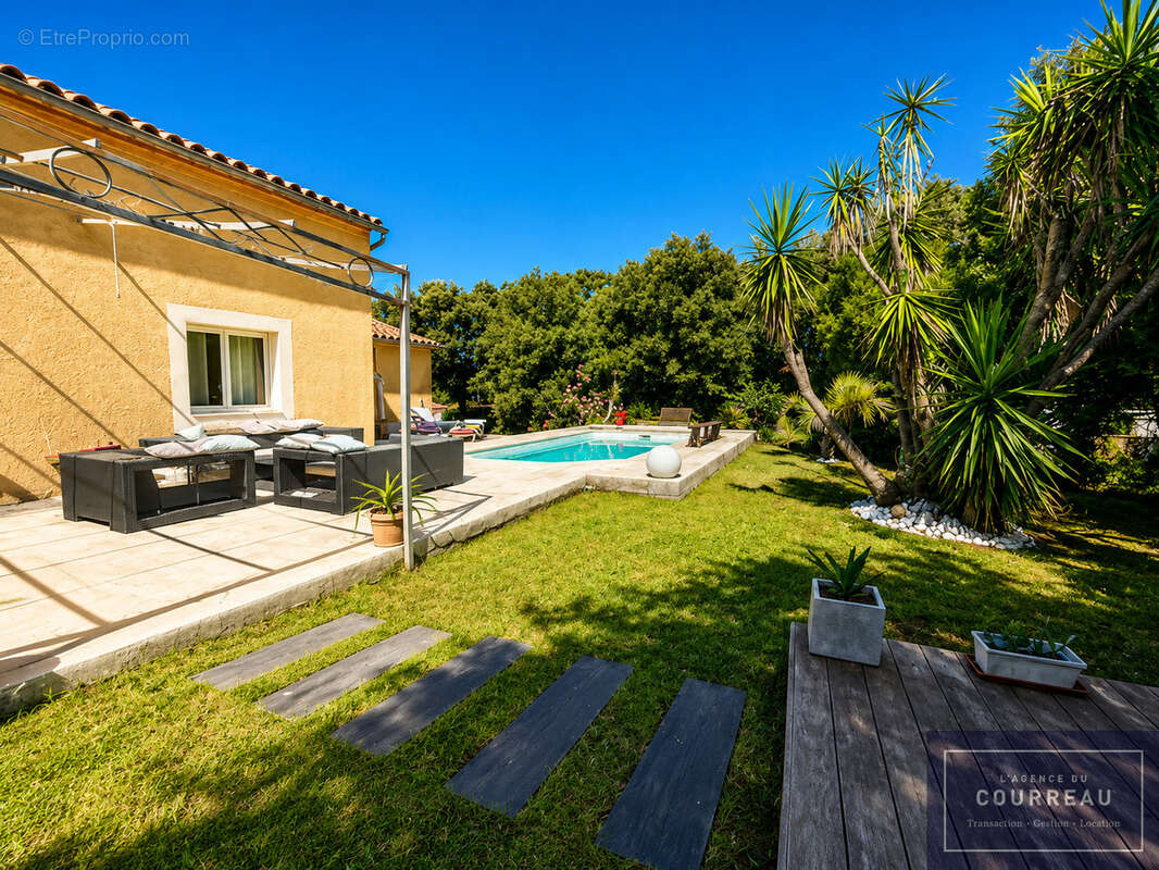 Villa plain-pied avec piscine et grand terrain à Beaulieu - photo 3