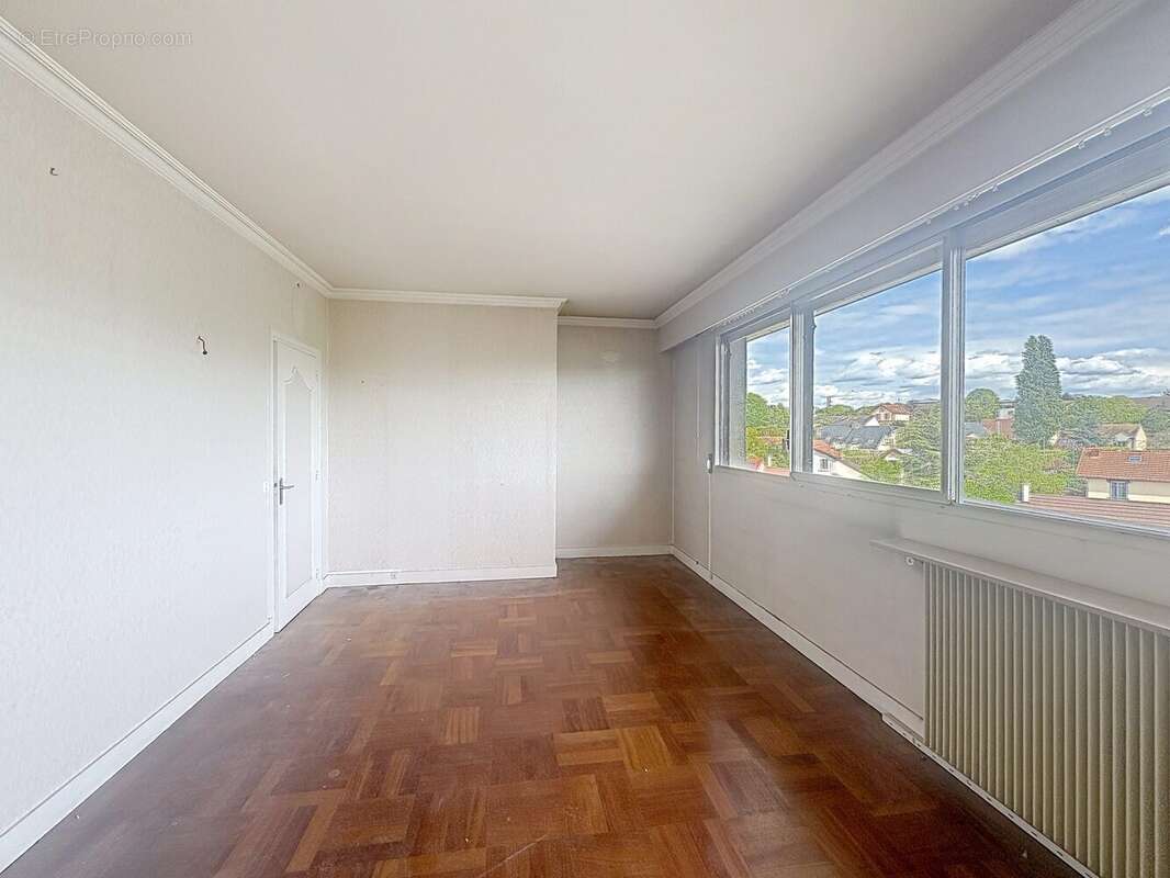 Appartement à L'HAY-LES-ROSES