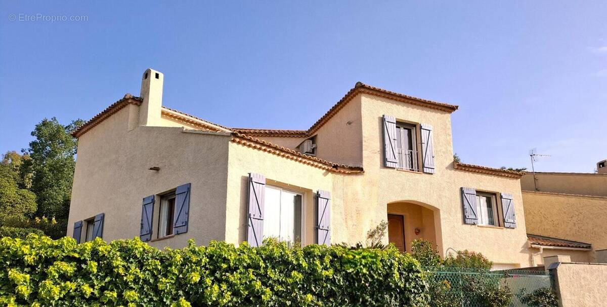 Maison à HYERES