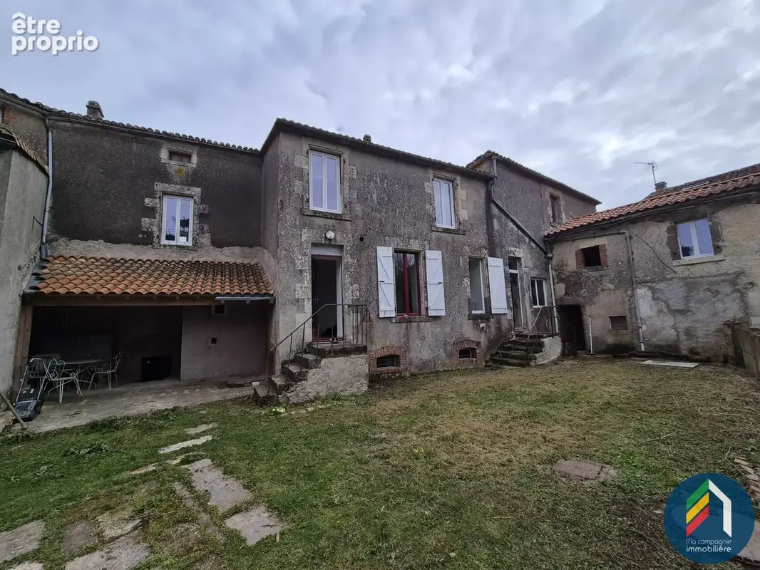 Maison de ville - Montournais - photo 12