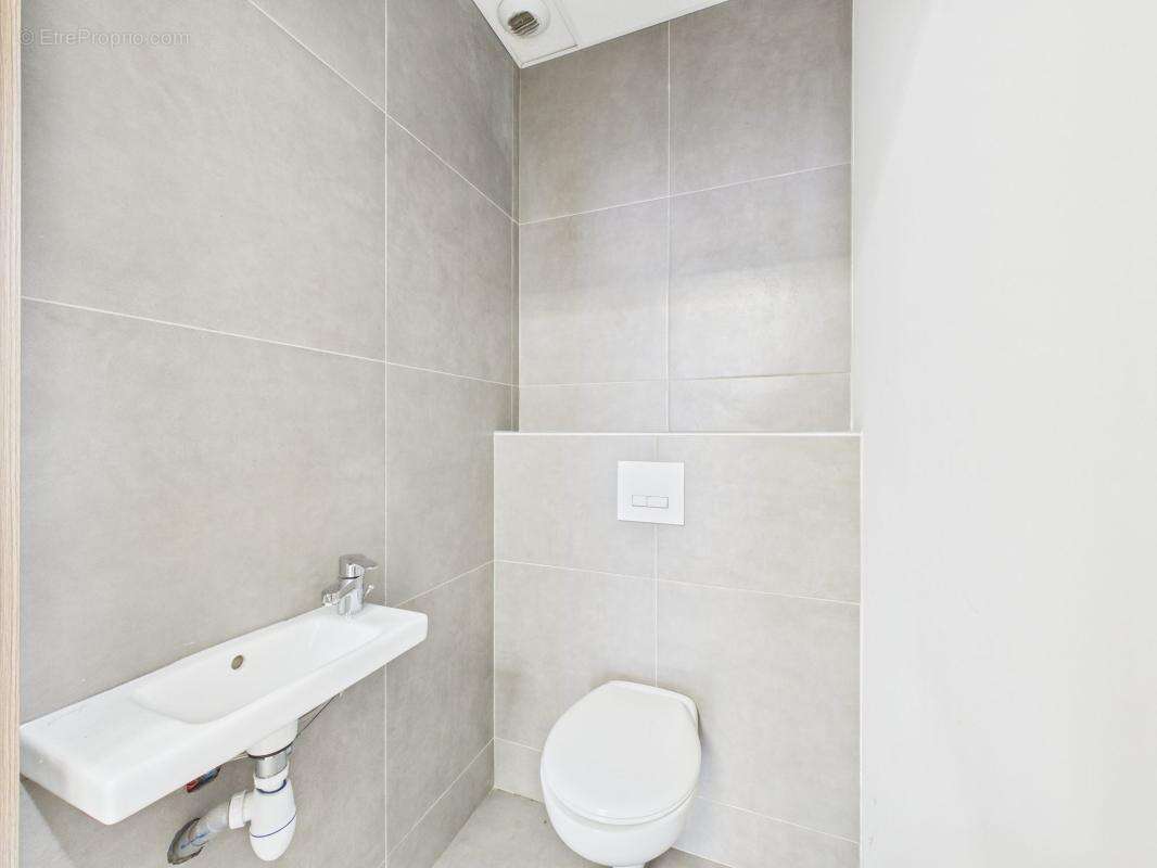 A vendre local baleone - photo 9