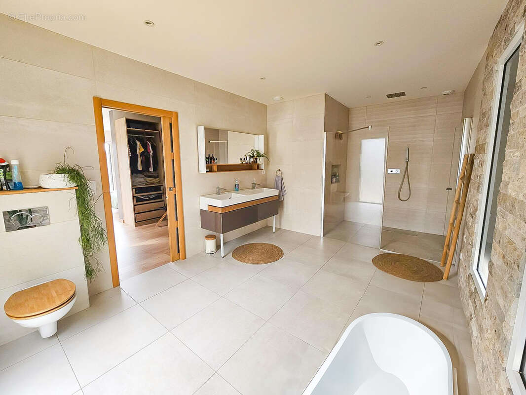 Maison à ROUSSILLON