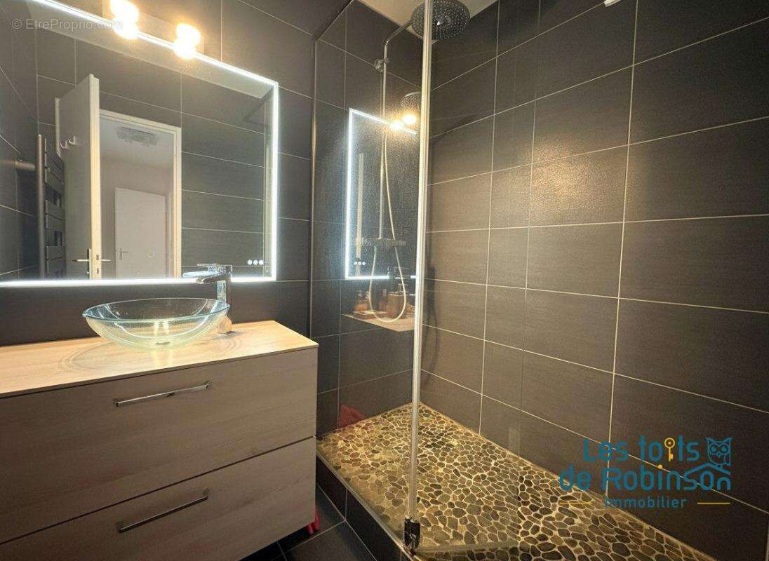 Appartement à ISSY-LES-MOULINEAUX