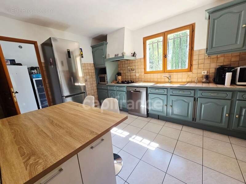 Maison à vendre 7 pièces LA CIOTAT (13) Garage, Terrain 1057 m2 - photo 7