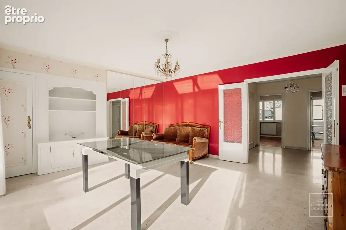 Villeurbanne - gratte ciel , 70m², balcon & loggia, parking - photo 5