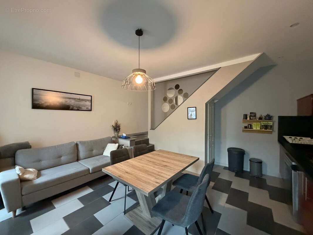 Maison à ARS-SUR-MOSELLE