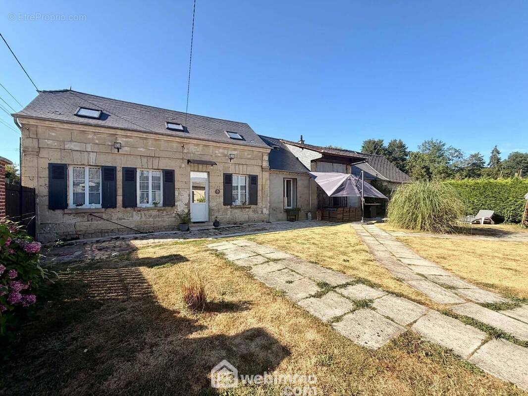 ? Laissez-vous séduire par cette charmante maison en pierre - Maison à CESSIERES