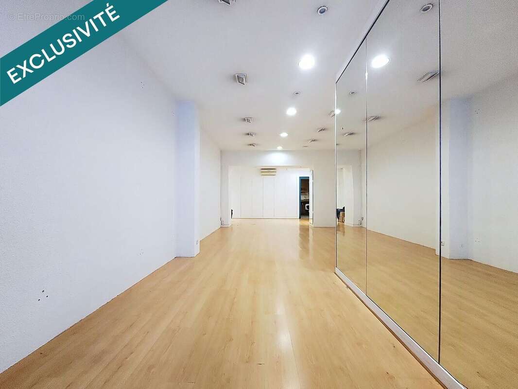 Photo 3 - Commerce à SALLANCHES