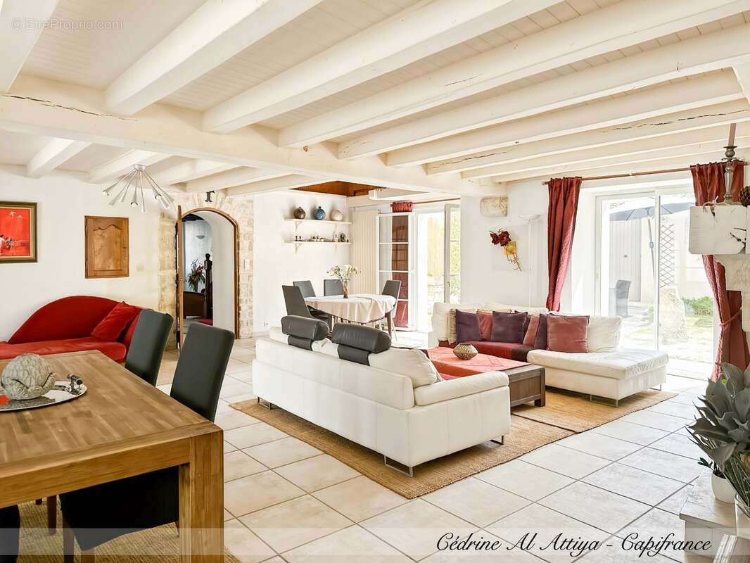 Propriété à vendre 318m2 habitables, 11 pièces, 7 chambres, parcelle de 1700m2 environ, jardin, garage, piscine, dépendances - photo 3
