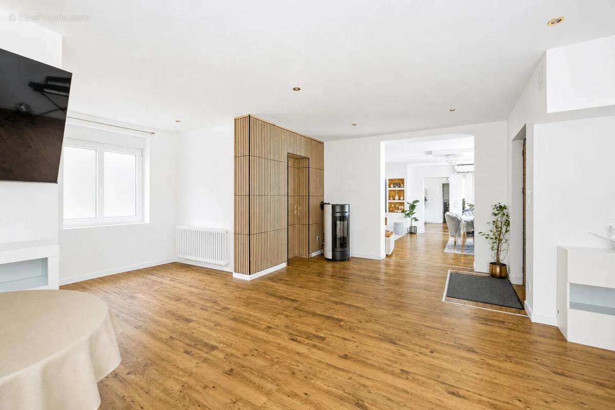 Maison de 8 pièces de 218 m² à Ingwiller - photo 4