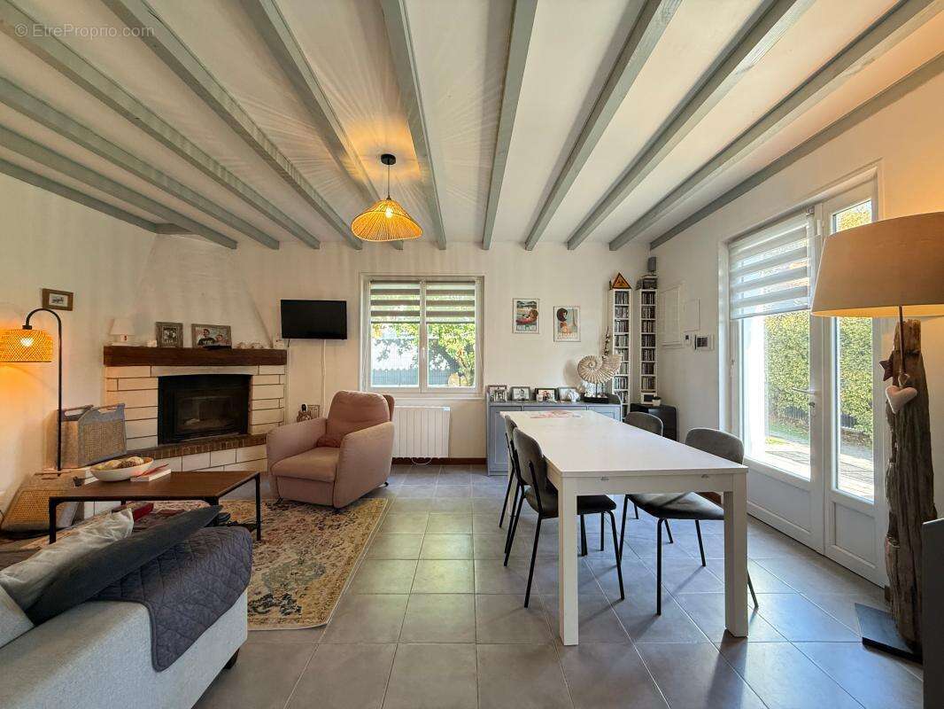 Maison à VAUX-SUR-MER