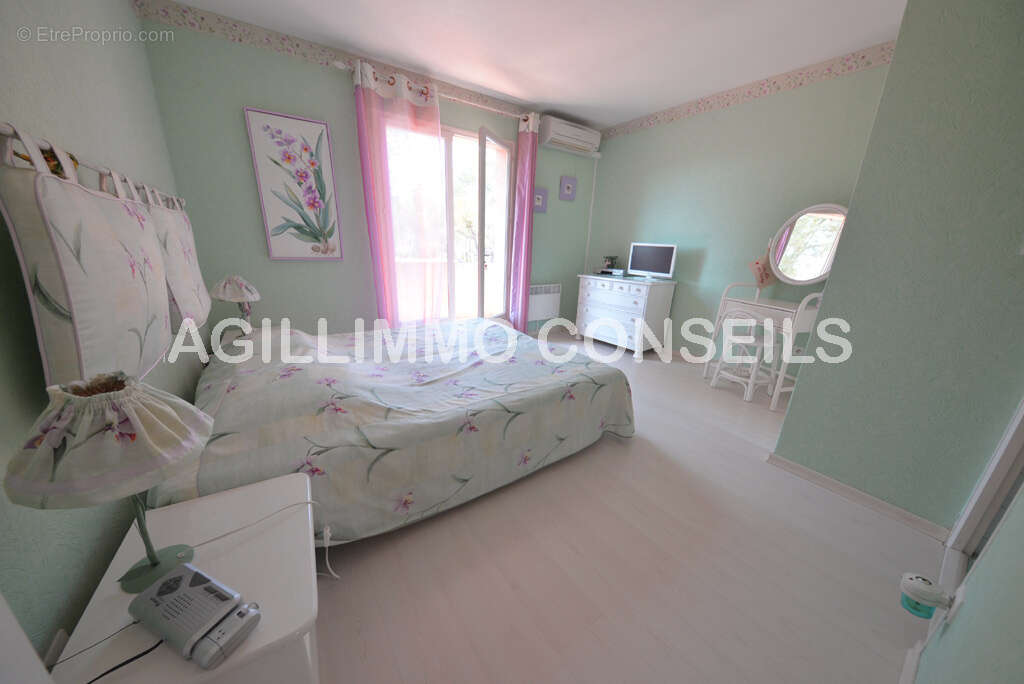 Maison à PUGET-SUR-ARGENS