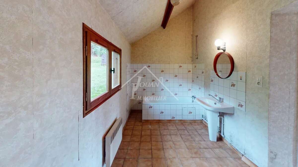 Maison à SALIGNY-SUR-ROUDON