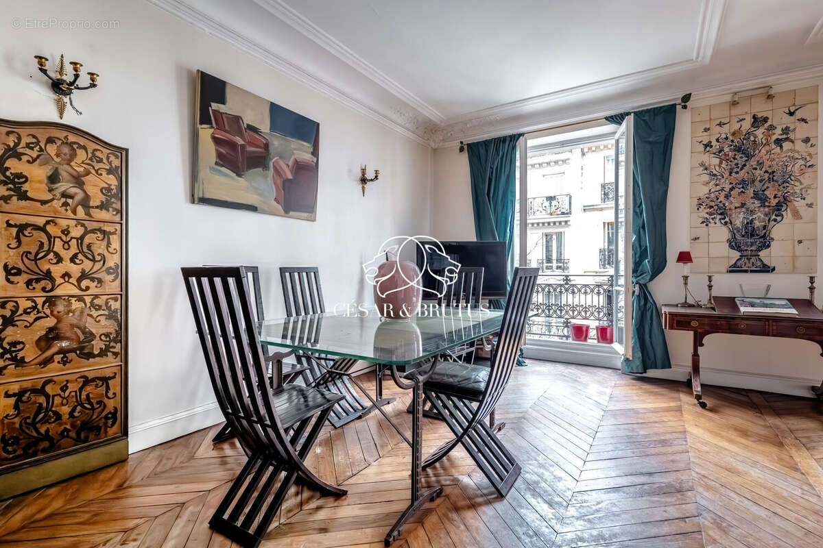 Appartement à PARIS-9E