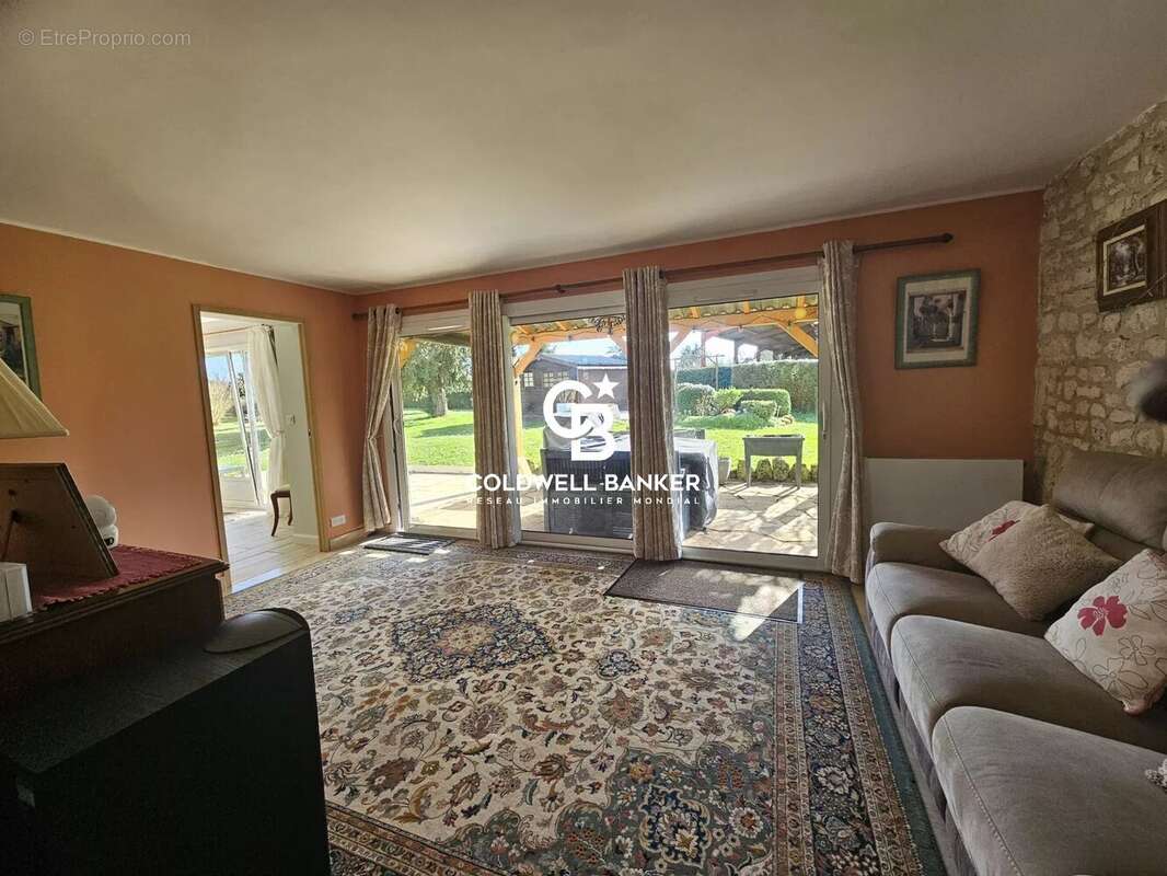 Maison à MAZEROLLES