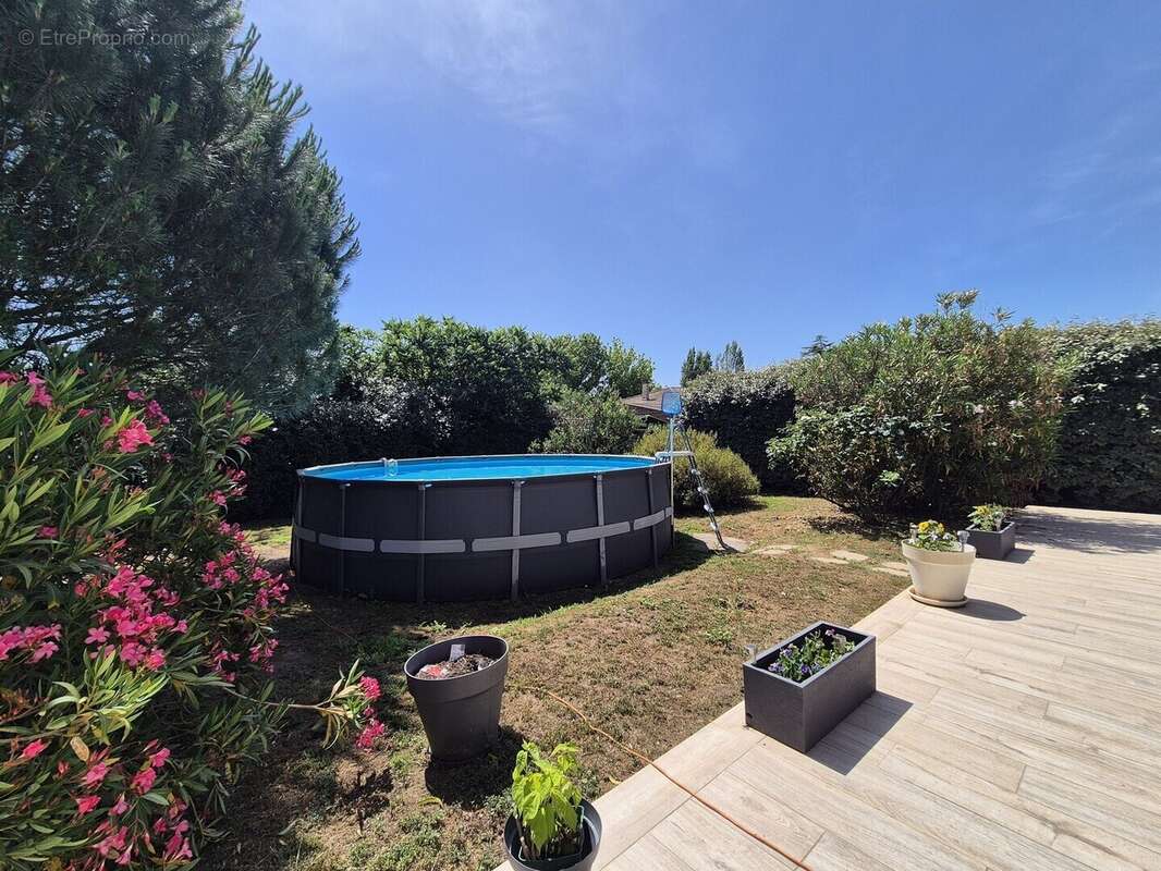 Maison à VAYRES