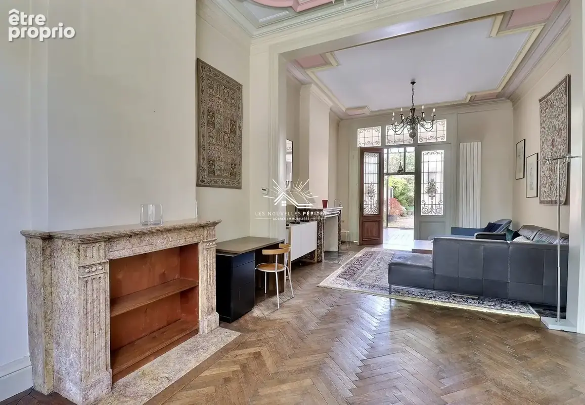 Maison 6 pièces 210 m² à vendre à Croix (59170) - photo 4