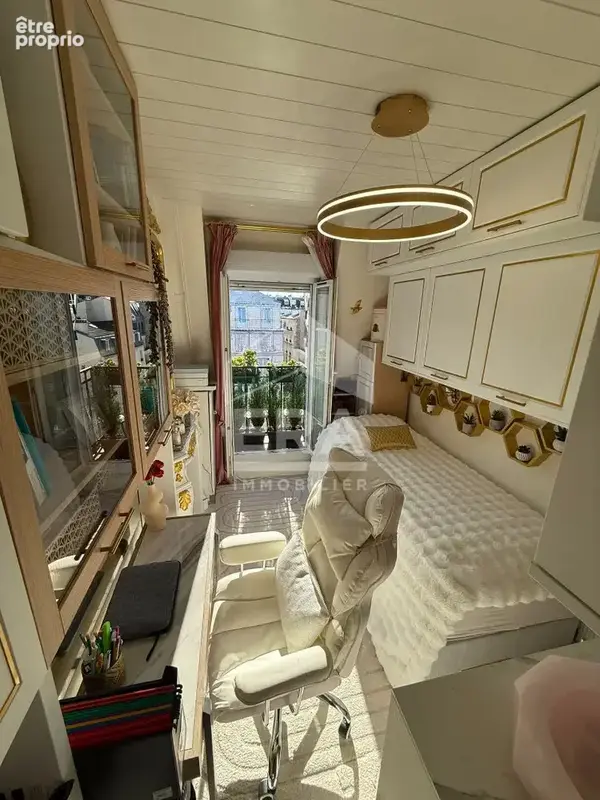 Appartement à LEVALLOIS-PERRET