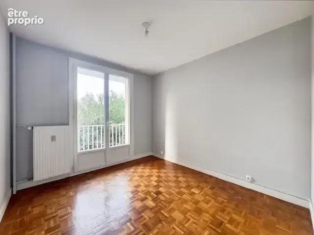 GRAND CHARRAN - T3 rénové - 60m² avec cave - photo 7
