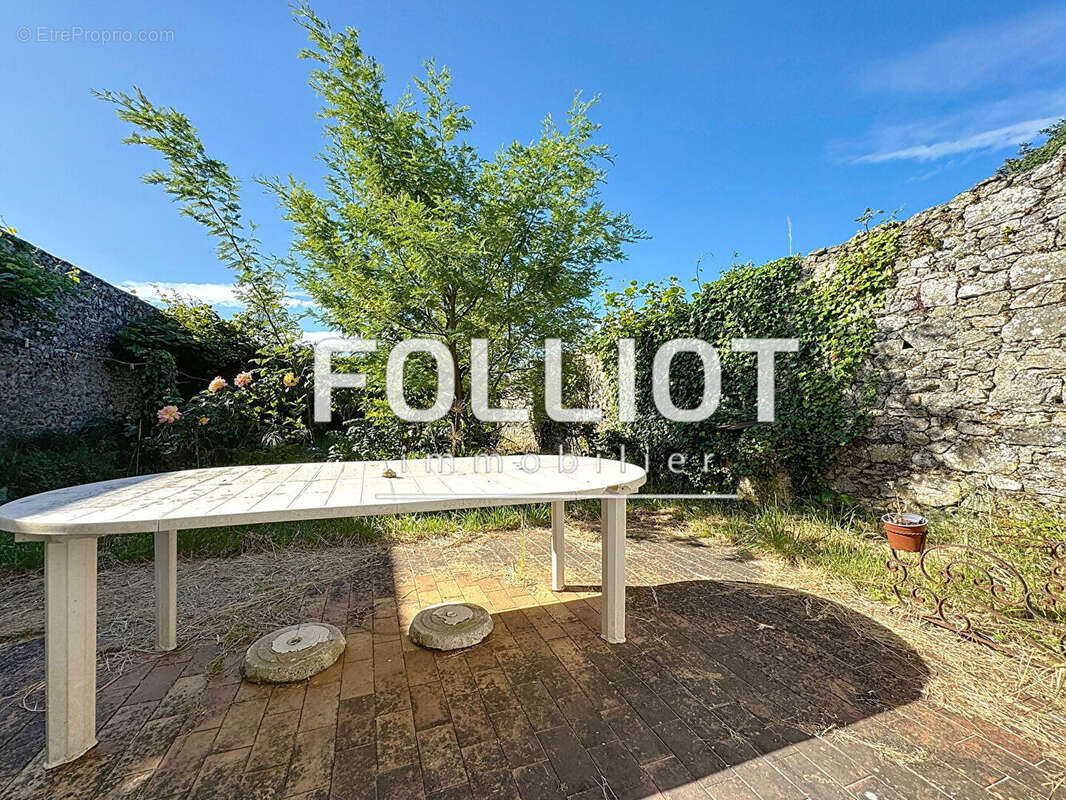 Maison à AGON-COUTAINVILLE