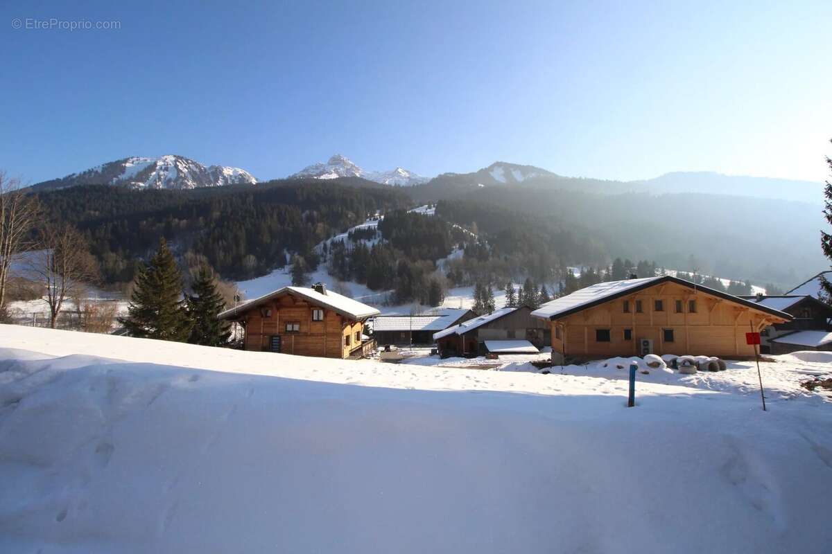 Terrain à ABONDANCE