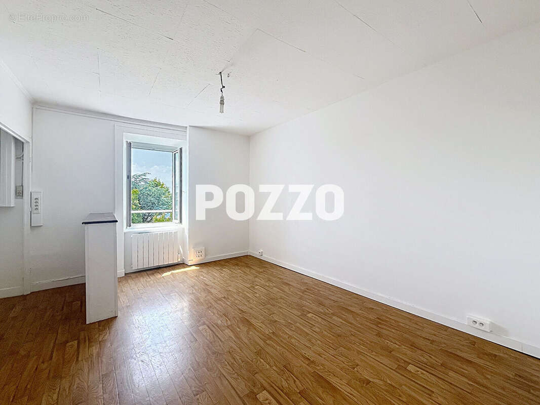 Appartement à DONVILLE-LES-BAINS