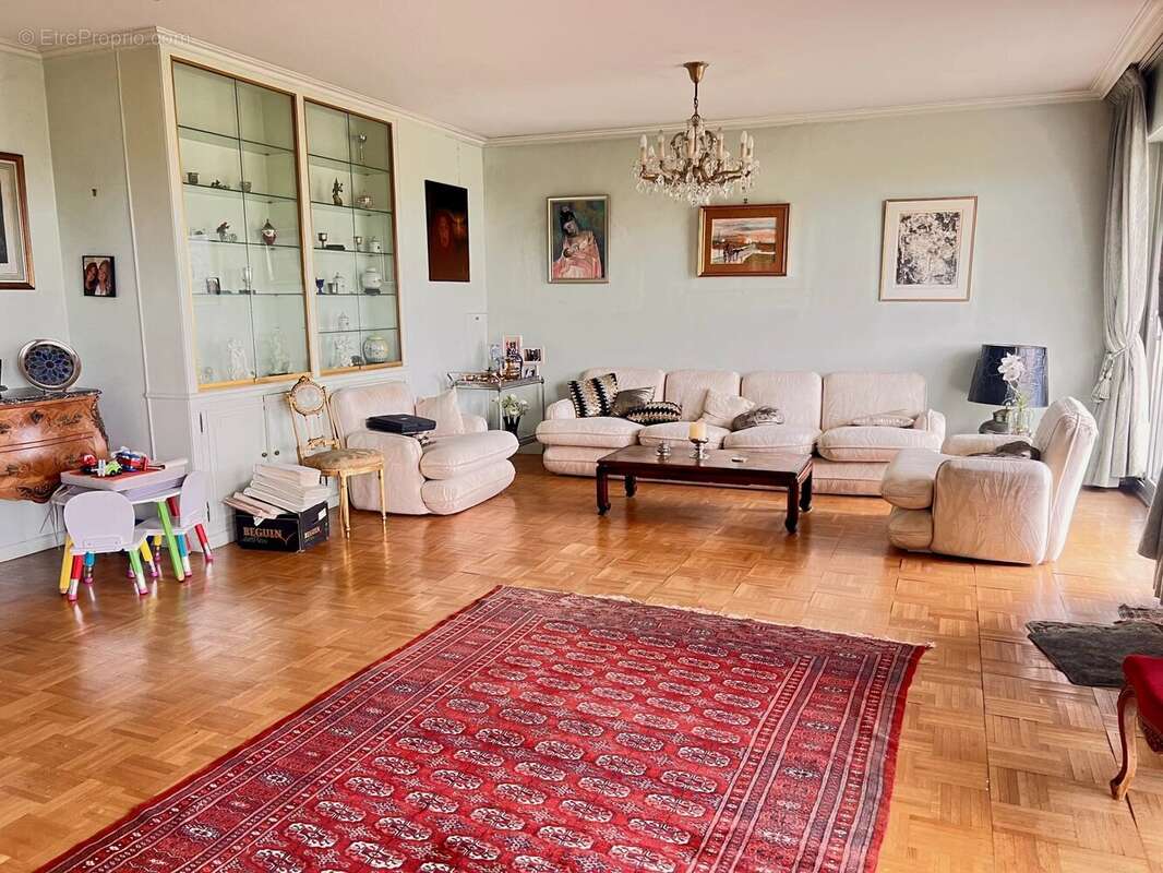 Appartement à PARIS-19E