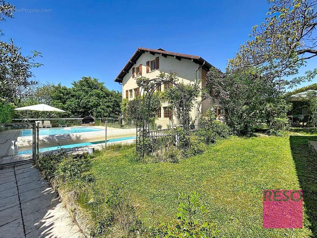 Maison à VALLEIRY