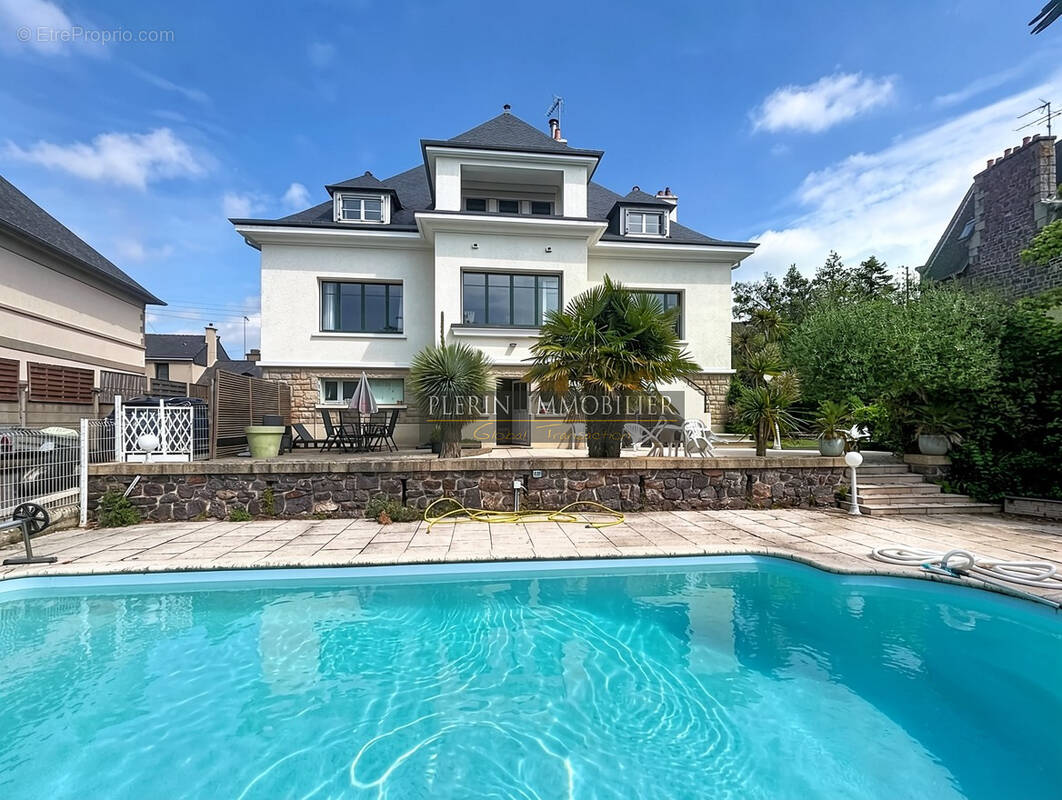 Maison à MONTFORT-SUR-MEU