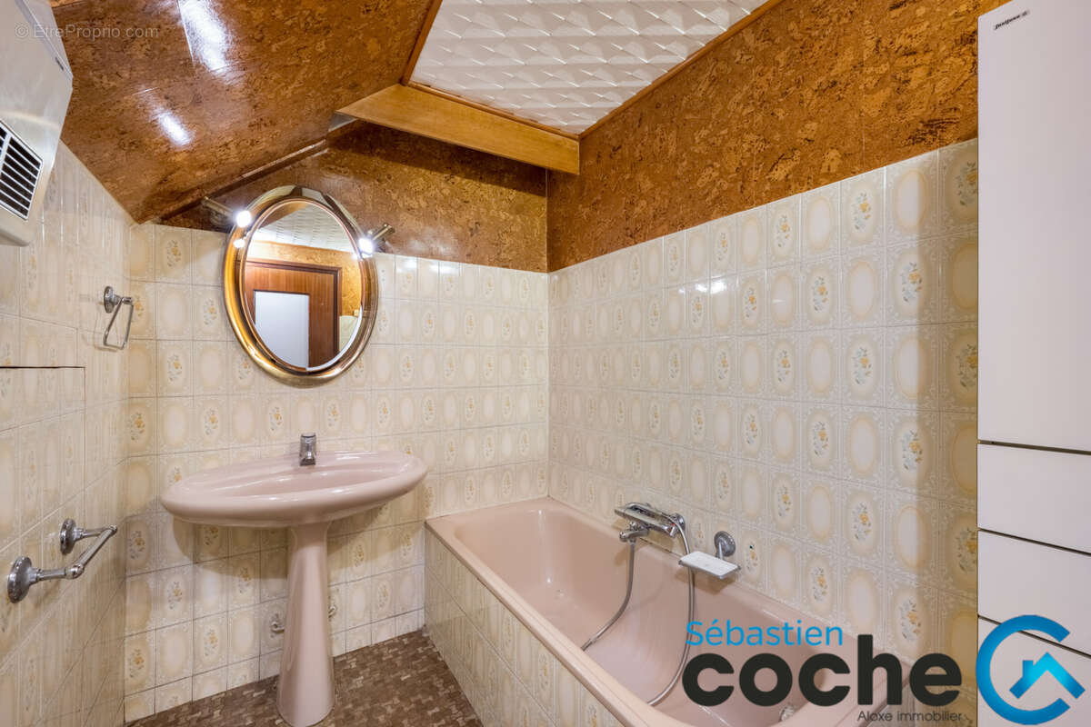 Maison à SAINT-BONNET-DE-MURE