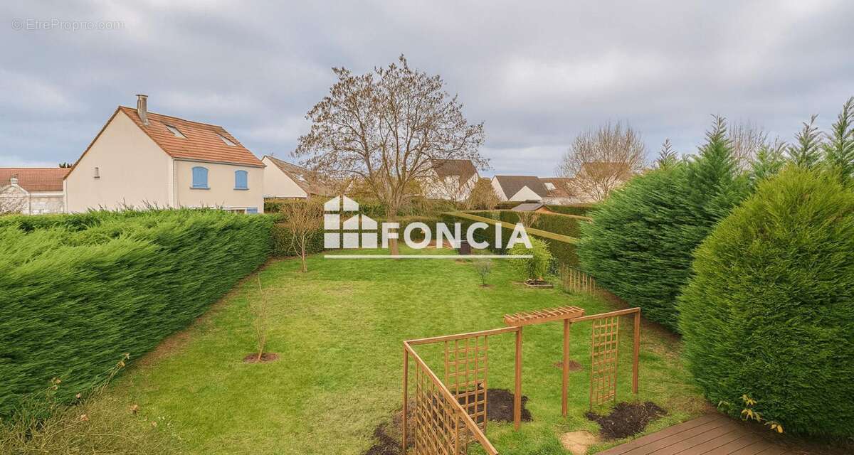 Maison à MONTEVRAIN