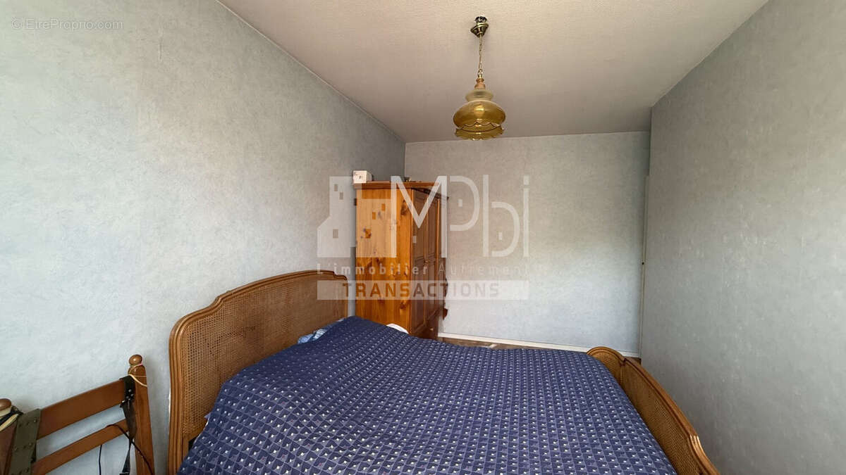 Appartement à PERONNAS