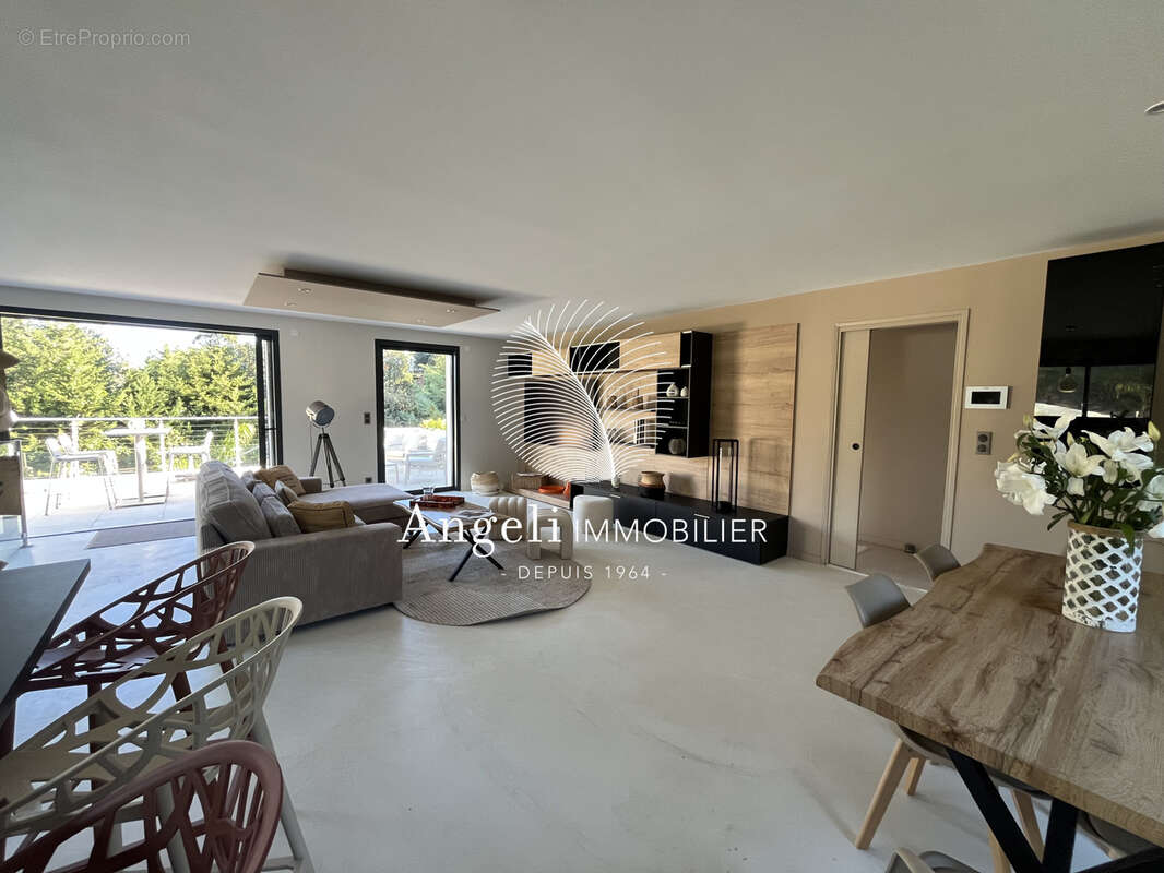 Maison à FREJUS