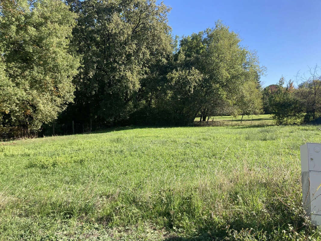 Terrain à AUBIAC