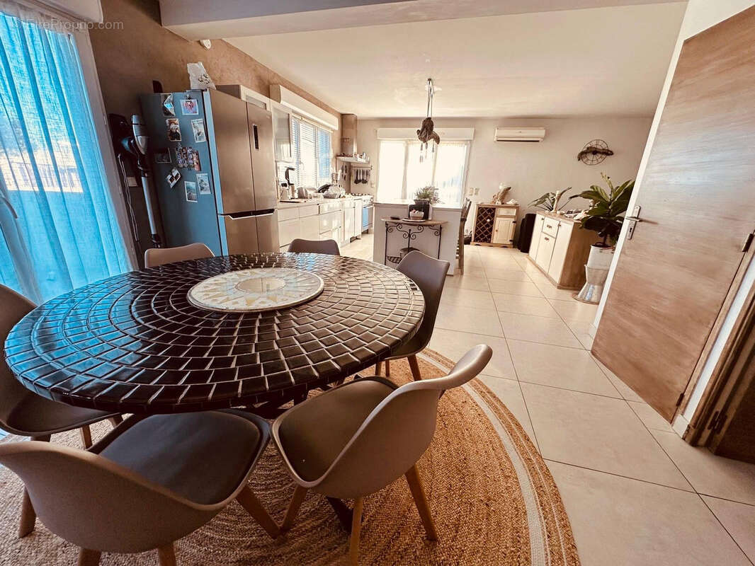 Commerce à TORREILLES