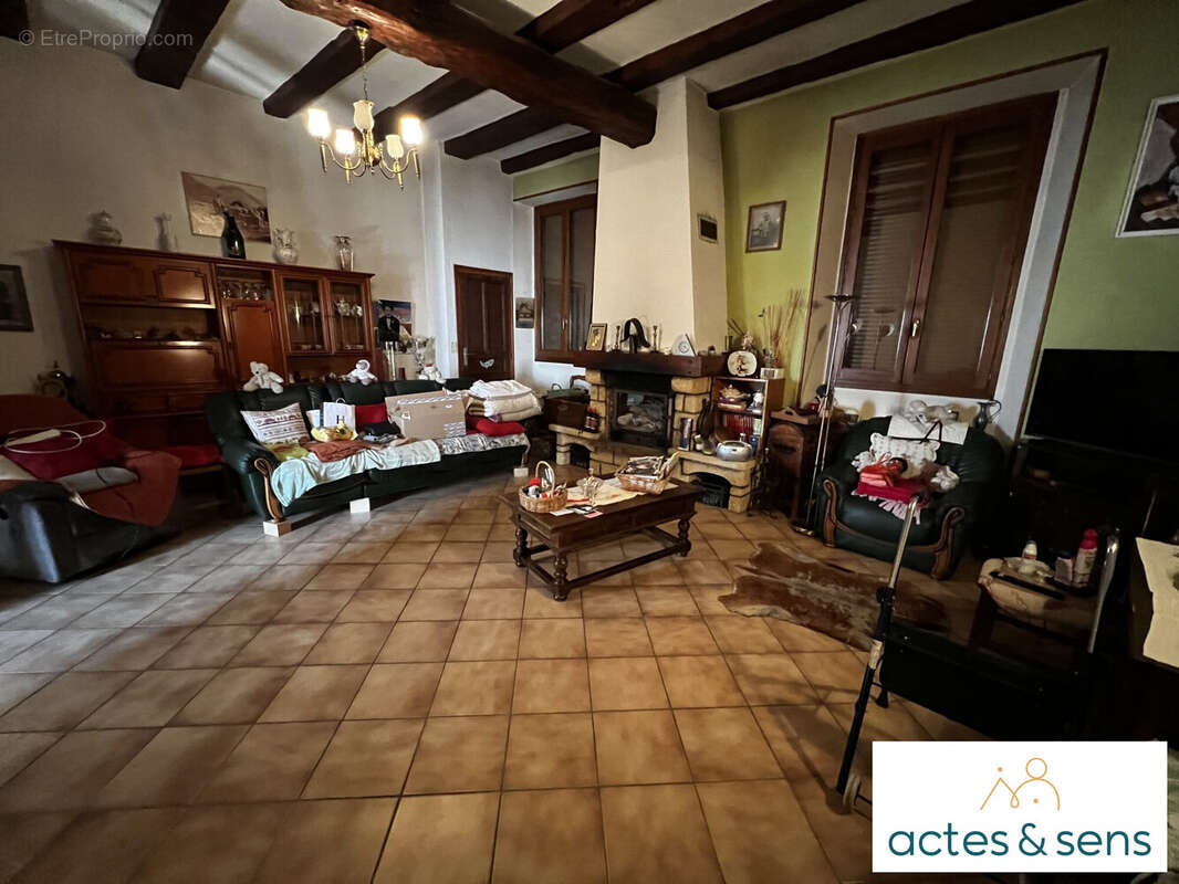 Maison à SAINT-JULIEN-MONT-DENIS