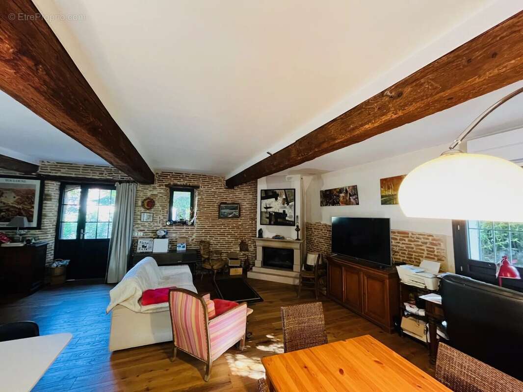 Appartement à BAZIEGE