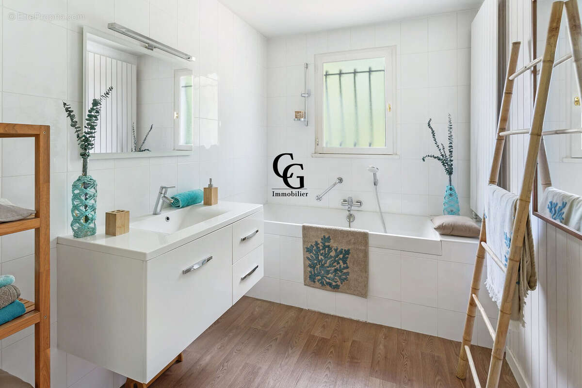 Maison à SAINT-SEBASTIEN-SUR-LOIRE