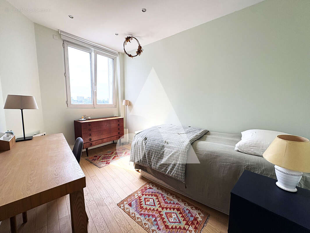 Appartement à PARIS-12E