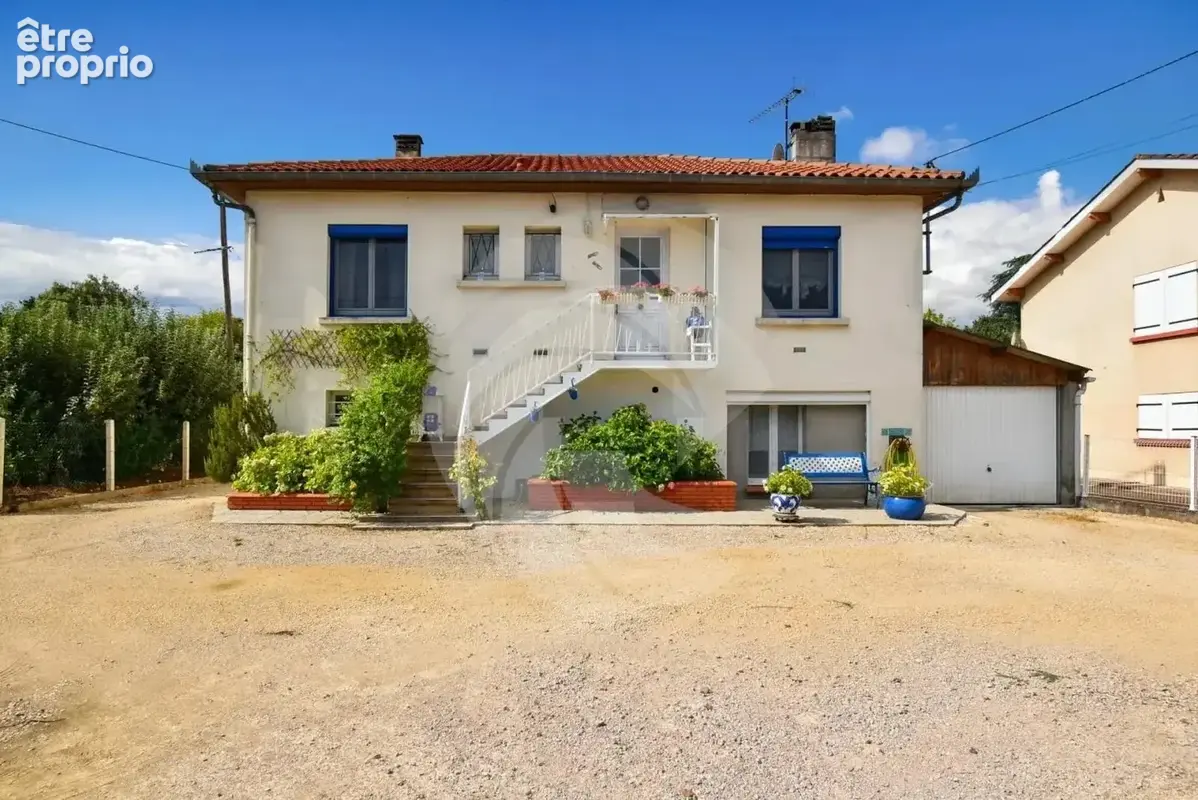Maison avec deux logements indépendants, dépendances et terrain constructible à Montauban - photo 2