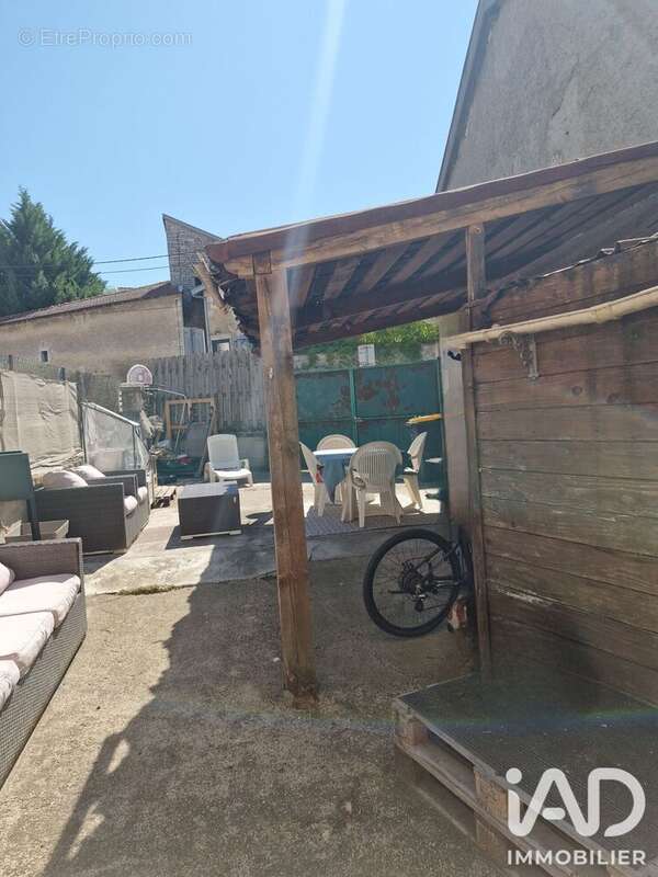 Maison 113 m² à Chalaines  - photo 7